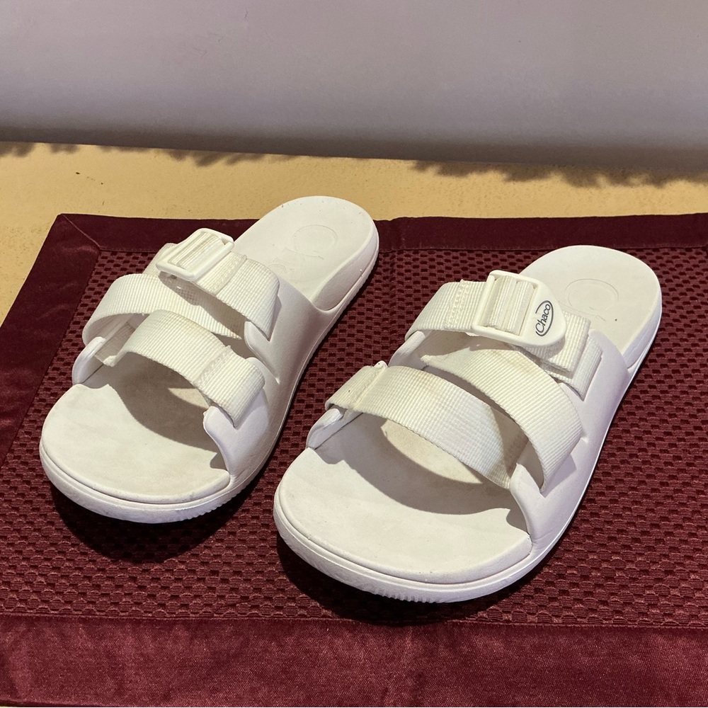 Chaco’s Chillos Adjustable Slides EUC Size 8